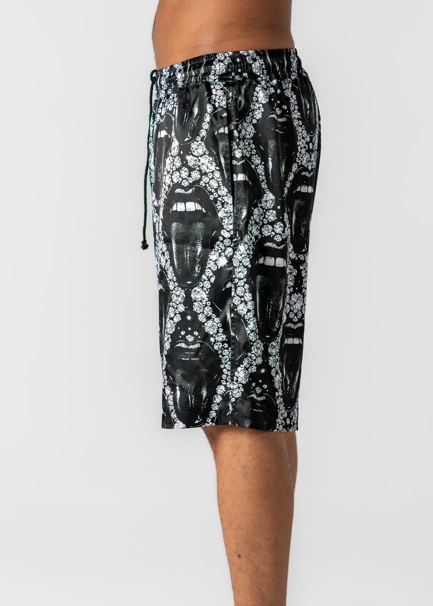 Black diamond mouth shorts