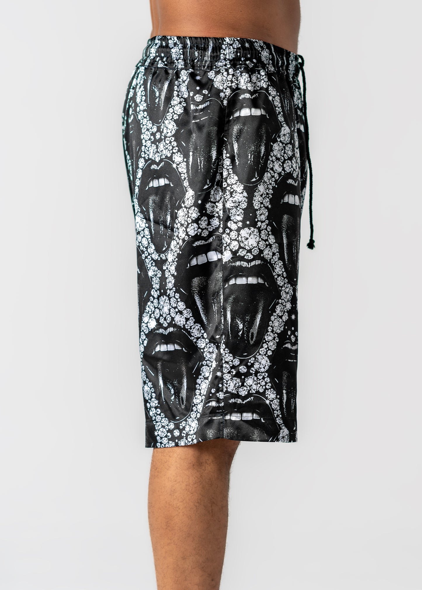 Black diamond mouth shorts
